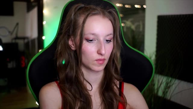 Gallery image thumbnail from Kira9's myfreecams stream on, 11/16/2025, 17:57 image 12 of 20