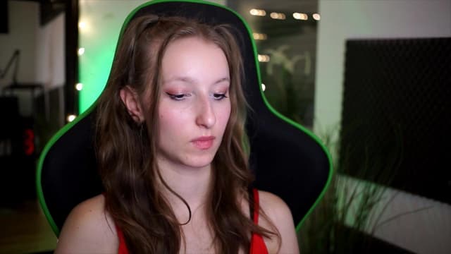 Gallery image thumbnail from Kira9's myfreecams stream on, 11/16/2025, 17:57 image 14 of 20