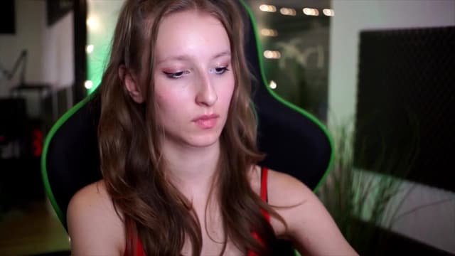 Gallery image thumbnail from Kira9's myfreecams stream on, 11/16/2025, 19:22 image 12 of 20