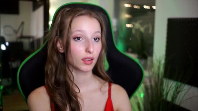 Gallery image thumbnail from Kira9's myfreecams stream on, 11/16/2025, 19:22 image 16 of 20