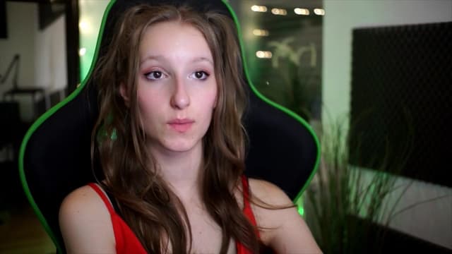 Gallery image thumbnail from Kira9's myfreecams stream on, 11/16/2025, 20:31 image 6 of 20