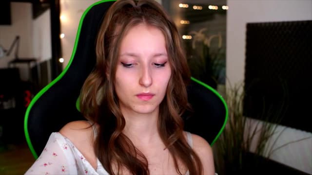 Gallery image thumbnail from Kira9's myfreecams stream on, 11/17/2025, 20:28 image 6 of 20