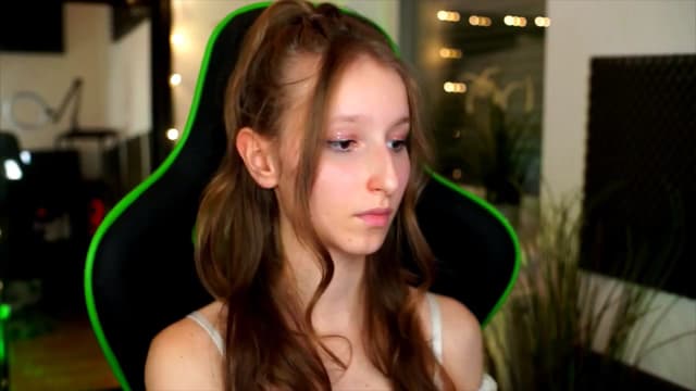 Gallery image thumbnail from Kira9's myfreecams stream on, 11/17/2025, 20:28 image 12 of 20