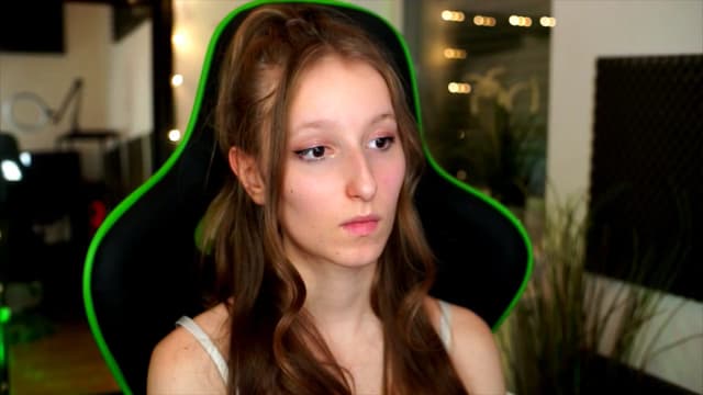 Gallery image thumbnail from Kira9's myfreecams stream on, 11/17/2025, 20:28 image 13 of 20