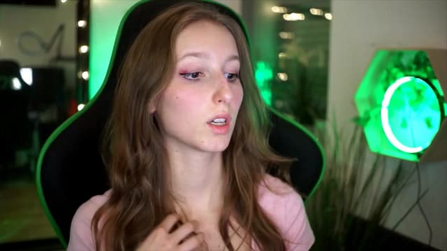 Gallery image thumbnail from Kira9's myfreecams stream on, 11/23/2025, 19:01 image 13 of 20
