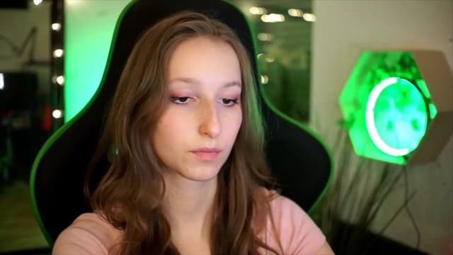 Gallery image thumbnail from Kira9's myfreecams stream on, 11/23/2025, 21:27 image 6 of 20
