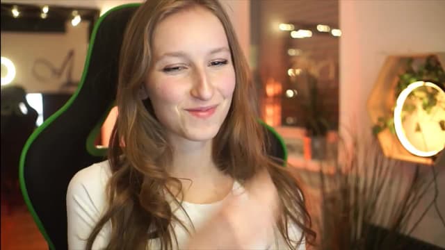 Gallery image thumbnail from Kira9's myfreecams stream on, 11/30/2025, 03:21 image 12 of 20