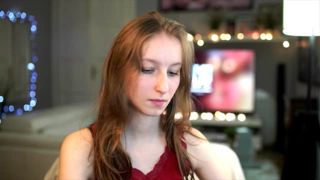 Gallery image thumbnail from Kira9's myfreecams stream on, 11/30/2025, 19:44 image 17 of 20