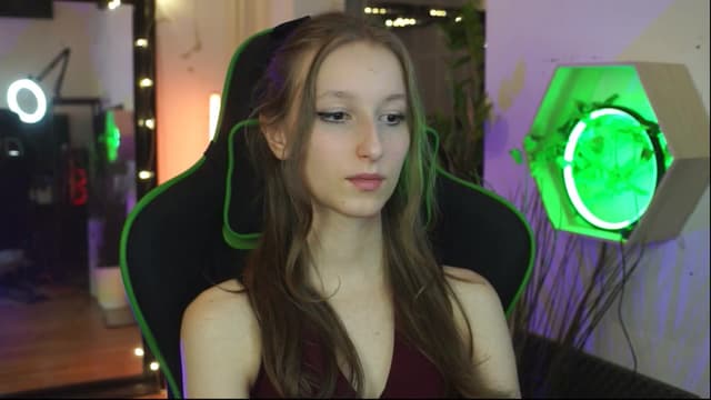 Gallery image thumbnail from Kira9's myfreecams stream on, 12/13/2025, 22:23 image 13 of 20