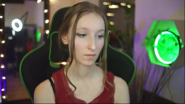 Gallery image thumbnail from Kira9's myfreecams stream on, 12/14/2025, 21:31 image 12 of 20