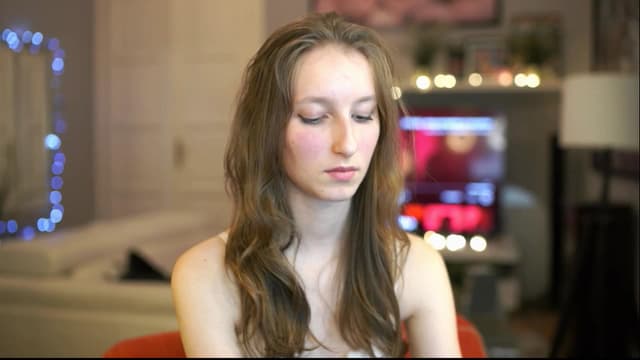 Gallery image thumbnail from Kira9's myfreecams stream on, 12/15/2025, 19:35 image 17 of 20