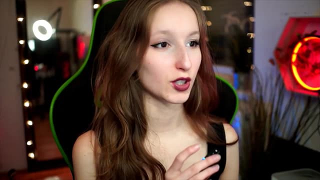 Gallery image thumbnail from Kira9's myfreecams stream on, 12/29/2025, 19:31 image 19 of 20