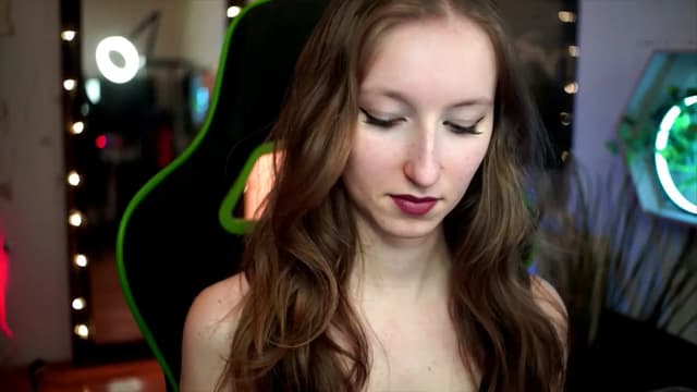 Gallery image thumbnail from Kira9's myfreecams stream on, 12/29/2025, 19:31 image 4 of 20