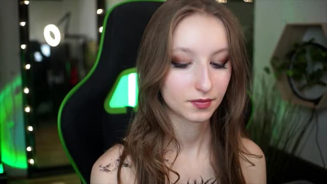 Gallery image thumbnail from Kira9's myfreecams stream on, 01/01/2026, 16:46 image 7 of 20