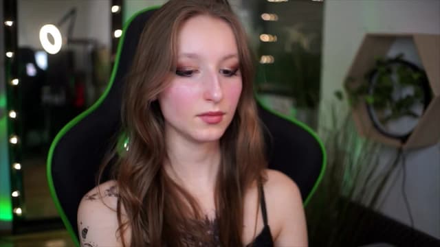 Gallery image thumbnail from Kira9's myfreecams stream on, 01/01/2026, 17:06 image 9 of 20