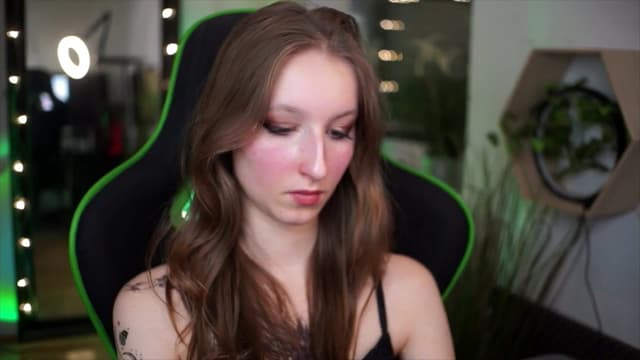 Gallery image thumbnail from Kira9's myfreecams stream on, 01/01/2026, 17:06 image 14 of 20