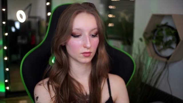 Gallery image thumbnail from Kira9's myfreecams stream on, 01/01/2026, 17:06 image 19 of 20