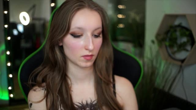 Gallery image thumbnail from Kira9's myfreecams stream on, 01/01/2026, 19:49 image 1 of 20