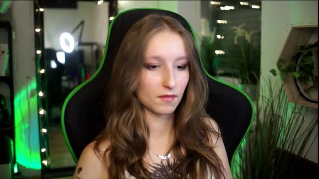 Gallery image thumbnail from Kira9's myfreecams stream on, 01/03/2026, 22:00 image 16 of 20