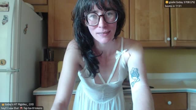 Gallery image thumbnail from Kira_'s myfreecams stream on, 08/01/2025, 15:29 image 3 of 20