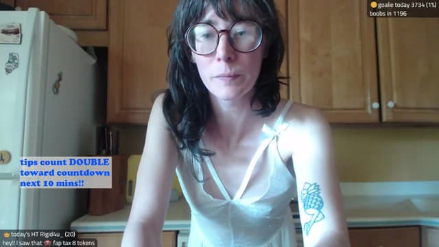 Gallery image thumbnail from Kira_'s myfreecams stream on, 08/01/2025, 15:29 image 1 of 20