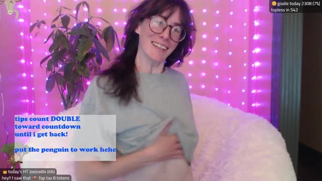 Gallery image thumbnail from Kira_'s myfreecams stream on, 08/20/2025, 15:47 image 10 of 20