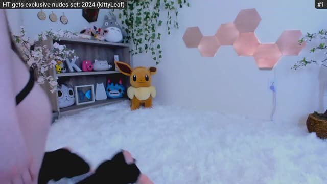 Gallery image thumbnail from Kitty's myfreecams stream on, 01/05/2023, 05:17 image 13 of 20