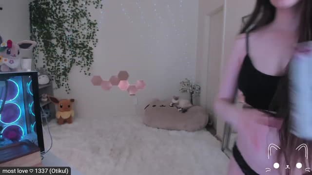 Gallery image thumbnail from Kitty's myfreecams stream on, 02/25/2023, 05:10 image 15 of 20