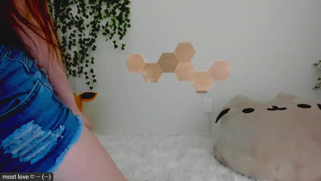 Gallery image thumbnail from Kitty's myfreecams stream on, 03/02/2023, 06:02 image 3 of 20