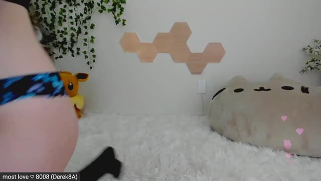 Gallery image thumbnail from Kitty's myfreecams stream on, 03/03/2023, 07:50 image 3 of 20