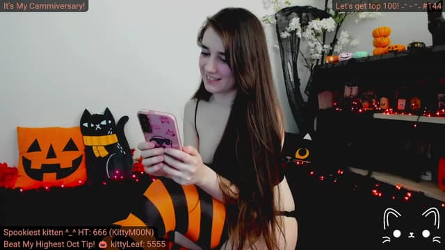 Gallery image thumbnail from Kitty's myfreecams stream on, 10/09/2023, 05:35 image 18 of 20