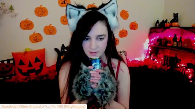 Gallery image thumbnail from Kitty's myfreecams stream on, 10/10/2024, 05:04 image 18 of 20