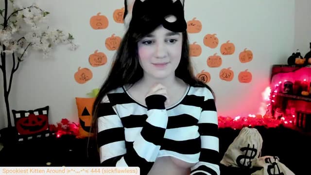 Gallery image thumbnail from Kitty's myfreecams stream on, 10/15/2024, 06:00 image 4 of 20