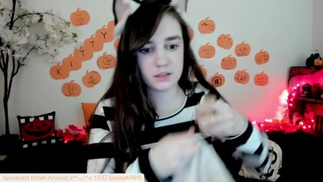 Gallery image thumbnail from Kitty's myfreecams stream on, 10/15/2024, 06:26 image 4 of 20
