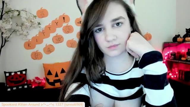 Gallery image thumbnail from Kitty's myfreecams stream on, 10/15/2024, 06:26 image 19 of 20
