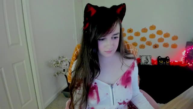 Gallery image thumbnail from Kitty's myfreecams stream on, 10/17/2024, 04:52 image 2 of 20
