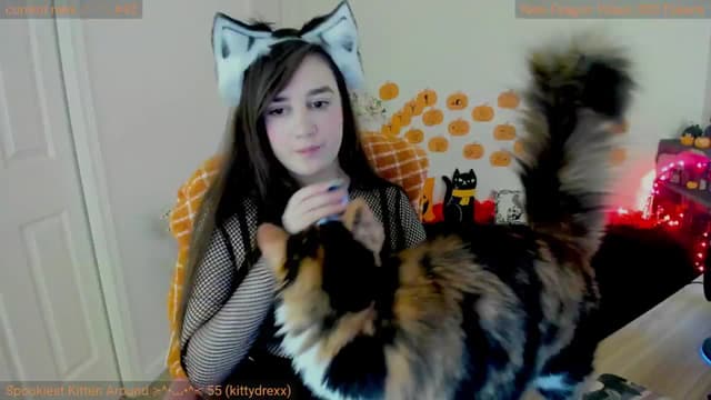 Gallery image thumbnail from Kitty's myfreecams stream on, 10/18/2024, 03:49 image 11 of 20