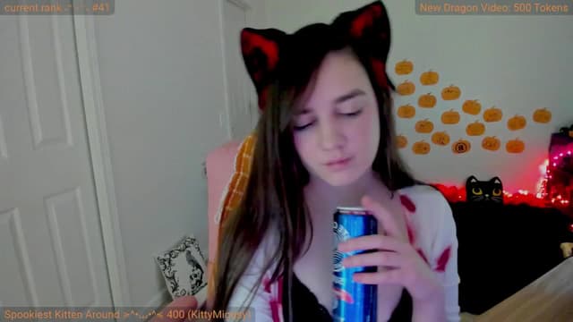 Gallery image thumbnail from Kitty's myfreecams stream on, 10/25/2024, 07:16 image 14 of 20