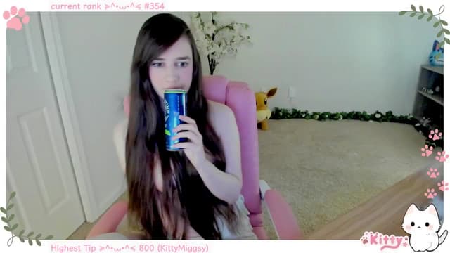 Gallery image thumbnail from Kitty's myfreecams stream on, 12/07/2024, 09:34 image 2 of 20