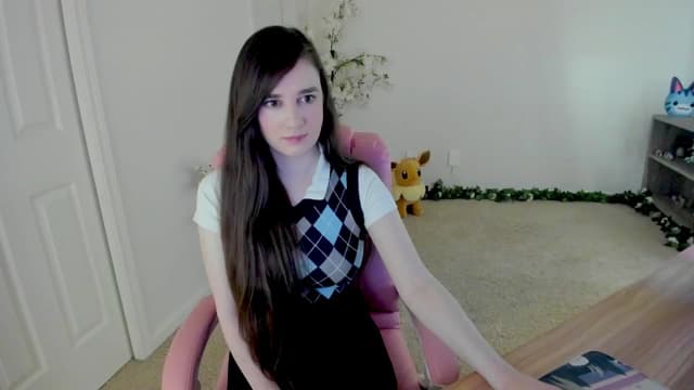 Gallery image thumbnail from Kitty's myfreecams stream on, 12/11/2024, 06:30 image 7 of 20