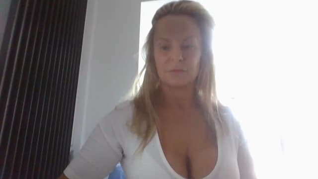 Gallery image thumbnail from Klo35's myfreecams stream on, 07/06/2023, 15:32 image 14 of 20