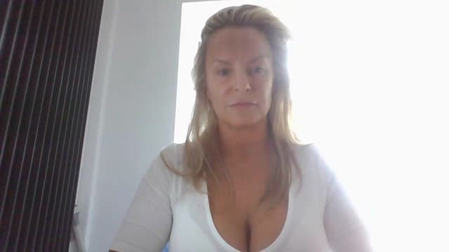 Gallery image thumbnail from Klo35's myfreecams stream on, 07/06/2023, 15:32 image 4 of 20