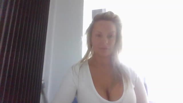 Gallery image thumbnail from Klo35's myfreecams stream on, 07/06/2023, 16:11 image 10 of 20