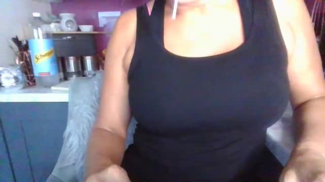 Gallery image thumbnail from Klo35's myfreecams stream on, 07/08/2023, 18:06 image 15 of 20