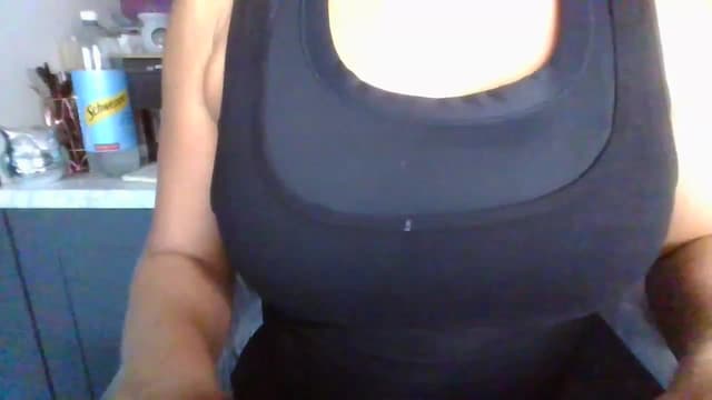 Gallery image thumbnail from Klo35's myfreecams stream on, 07/08/2023, 18:06 image 18 of 20