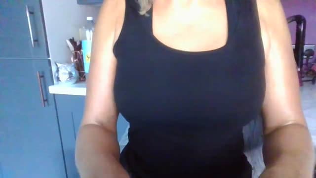 Gallery image thumbnail from Klo35's myfreecams stream on, 07/08/2023, 18:06 image 6 of 20