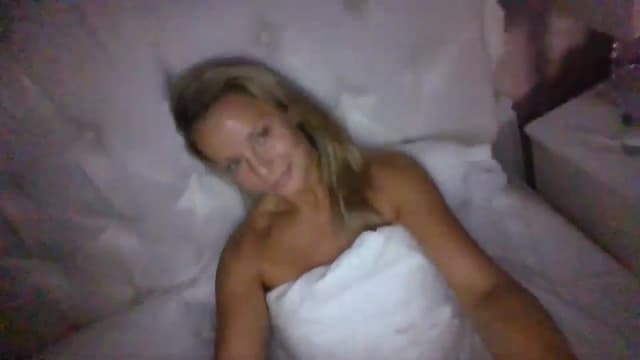 Gallery image thumbnail from Klo35's myfreecams stream on, 07/13/2023, 05:45 image 5 of 20