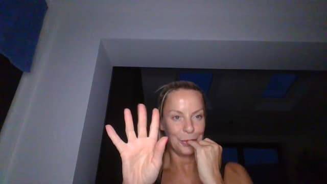 Gallery image thumbnail from Klo35's myfreecams stream on, 07/13/2023, 21:17 image 14 of 20