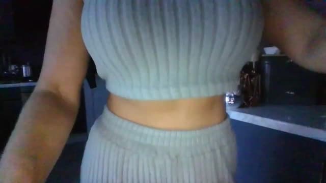Gallery image thumbnail from Klo35's myfreecams stream on, 07/16/2023, 20:25 image 3 of 20