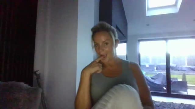 Gallery image thumbnail from Klo35's myfreecams stream on, 07/16/2023, 20:25 image 16 of 20
